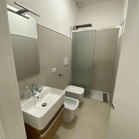 Le Buguse * Λέτσε